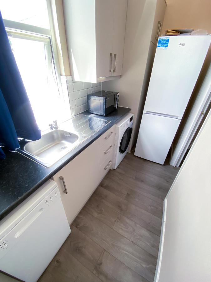 Stylish 1 Bedroom Flat In Wood Green Londres Exterior foto